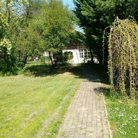 Apartman 3 Haloszobaval 펜션 *