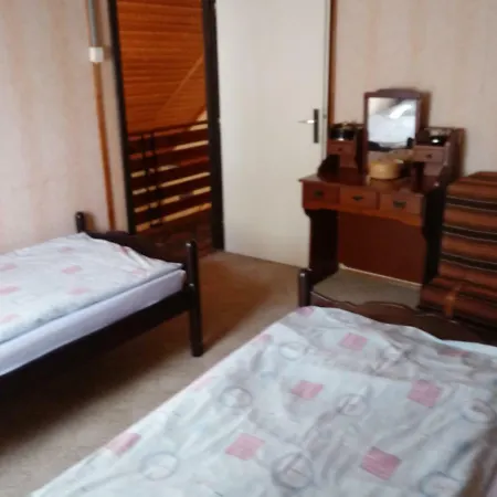 펜션 Apartman 3 Haloszobaval
